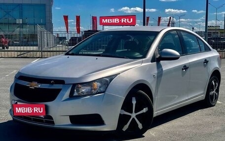 Chevrolet Cruze II, 2011 год, 957 000 рублей, 3 фотография