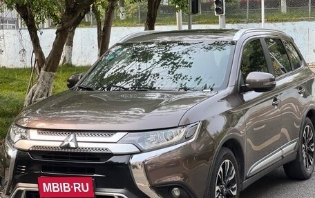 Mitsubishi Outlander III рестайлинг 3, 2020 год, 2 080 000 рублей, 1 фотография