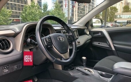 Toyota RAV4, 2015 год, 2 400 000 рублей, 10 фотография