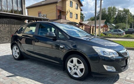 Opel Astra J, 2011 год, 1 фотография