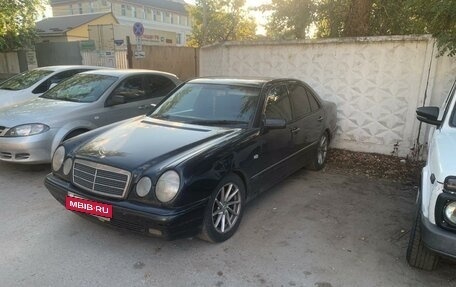 Mercedes-Benz E-Класс, 1997 год, 470 000 рублей, 1 фотография