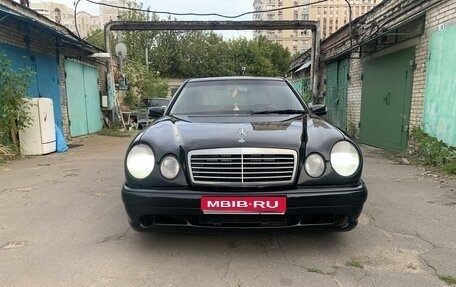 Mercedes-Benz E-Класс, 1998 год, 375 000 рублей, 1 фотография