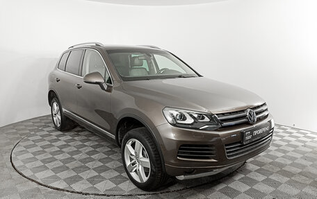 Volkswagen Touareg III, 2013 год, 2 358 000 рублей, 3 фотография