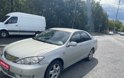 Toyota Camry V40, 2004 год, 700 000 рублей, 1 фотография