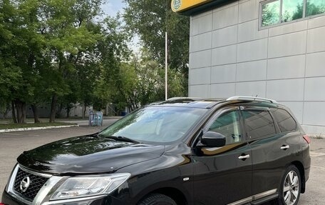 Nissan Pathfinder, 2015 год, 1 900 000 рублей, 3 фотография