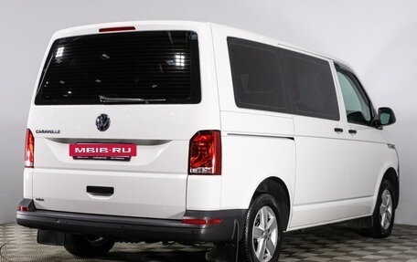 Volkswagen Caravelle T6 рестайлинг, 2021 год, 3 800 000 рублей, 5 фотография