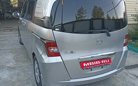 Honda Freed I, 2010 год, 900 000 рублей, 3 фотография