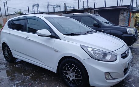 Hyundai Solaris II рестайлинг, 2011 год, 635 000 рублей, 1 фотография