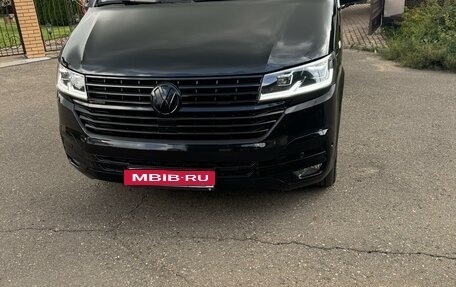 Volkswagen Multivan T6 рестайлинг, 2021 год, 8 150 000 рублей, 1 фотография