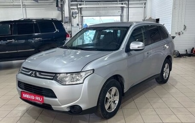 Mitsubishi Outlander III рестайлинг 3, 2013 год, 1 300 000 рублей, 1 фотография