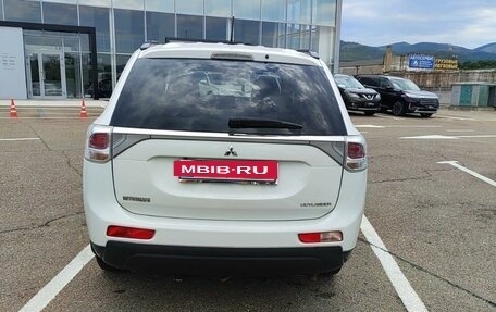 Mitsubishi Outlander III рестайлинг 3, 2012 год, 1 400 000 рублей, 3 фотография