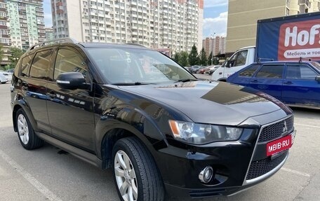 Mitsubishi Outlander III рестайлинг 3, 2010 год, 1 380 000 рублей, 2 фотография