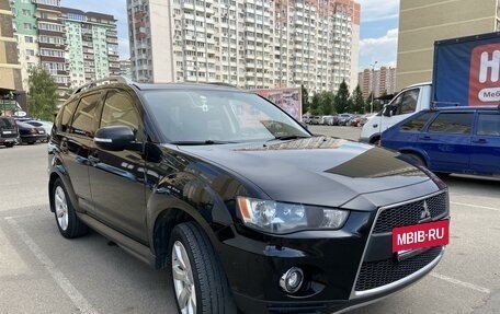 Mitsubishi Outlander III рестайлинг 3, 2010 год, 1 380 000 рублей, 3 фотография