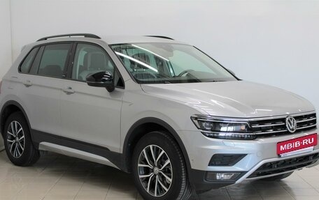 Volkswagen Tiguan II, 2019 год, 3 170 000 рублей, 3 фотография