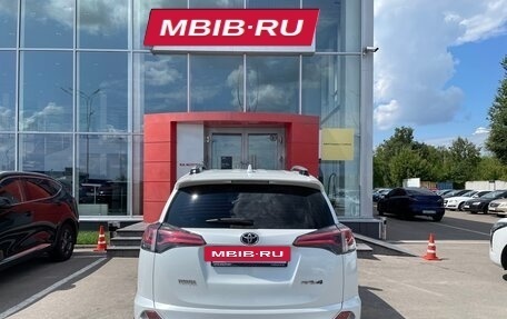 Toyota RAV4, 2018 год, 2 607 000 рублей, 6 фотография