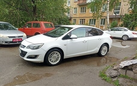 Opel Astra J, 2013 год, 780 000 рублей, 1 фотография