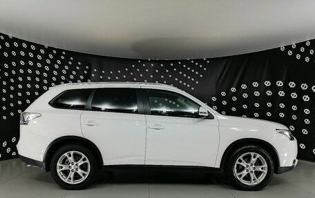 Mitsubishi Outlander III рестайлинг 3, 2014 год, 1 885 000 рублей, 4 фотография