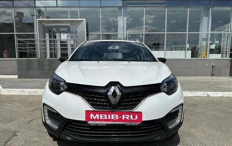 Renault Kaptur I рестайлинг, 2019 год, 1 600 000 рублей, 2 фотография