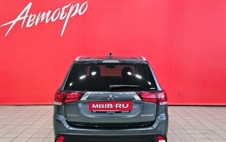 Mitsubishi Outlander III рестайлинг 3, 2018 год, 2 175 000 рублей, 4 фотография