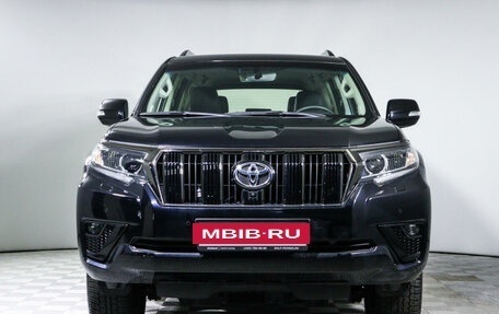 Toyota Land Cruiser Prado 150 рестайлинг 2, 2022 год, 11 750 000 рублей, 2 фотография