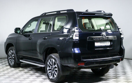 Toyota Land Cruiser Prado 150 рестайлинг 2, 2022 год, 11 750 000 рублей, 7 фотография