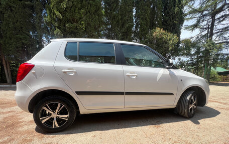 Skoda Fabia II, 2013 год, 900 000 рублей, 2 фотография