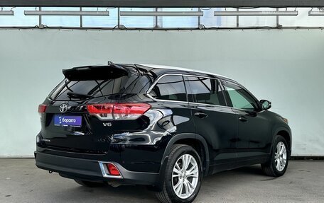 Toyota Highlander III, 2017 год, 2 890 000 рублей, 6 фотография