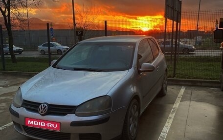 Volkswagen Golf V, 2003 год, 530 000 рублей, 1 фотография