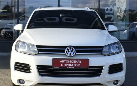 Volkswagen Touareg III, 2011 год, 1 694 000 рублей, 2 фотография