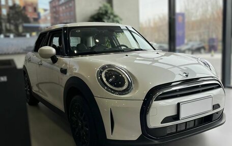 MINI Hatch, 2024 год, 4 490 000 рублей, 3 фотография