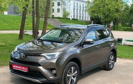 Toyota RAV4, 2019 год, 2 900 000 рублей, 1 фотография