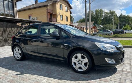 Opel Astra J, 2011 год, 2 фотография