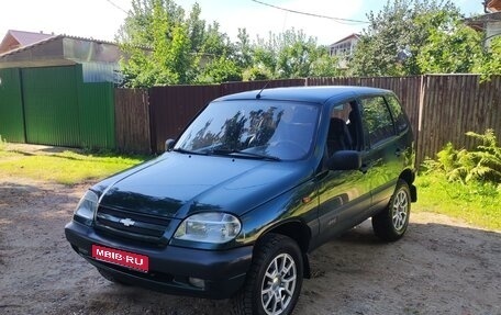 Chevrolet Niva I рестайлинг, 2003 год, 420 000 рублей, 1 фотография