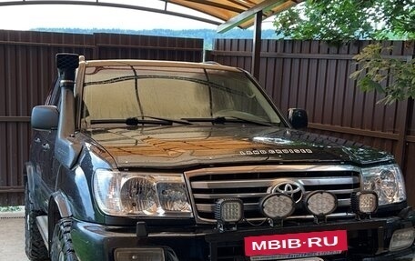 Toyota Land Cruiser 100 рестайлинг 2, 2006 год, 2 890 000 рублей, 1 фотография