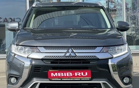 Mitsubishi Outlander III рестайлинг 3, 2019 год, 2 500 000 рублей, 2 фотография