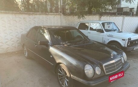 Mercedes-Benz E-Класс, 1997 год, 470 000 рублей, 2 фотография