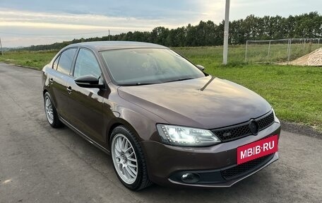 Volkswagen Jetta VI, 2014 год, 1 300 000 рублей, 4 фотография