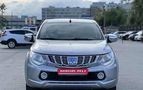 Mitsubishi L200 IV рестайлинг, 2015 год, 2 200 000 рублей, 2 фотография