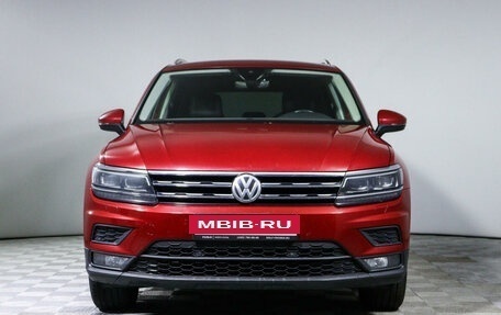 Volkswagen Tiguan II, 2018 год, 2 569 000 рублей, 2 фотография