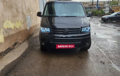 Volkswagen Multivan T5, 2011 год, 2 500 000 рублей, 2 фотография