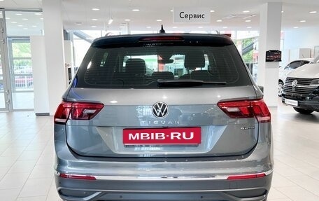 Volkswagen Tiguan II, 2021 год, 3 497 000 рублей, 5 фотография