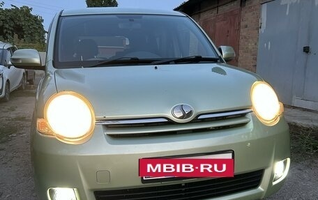 Toyota Sienta I, 2008 год, 806 900 рублей, 2 фотография