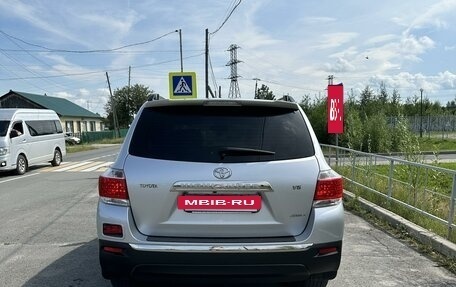 Toyota Highlander III, 2010 год, 2 800 000 рублей, 3 фотография