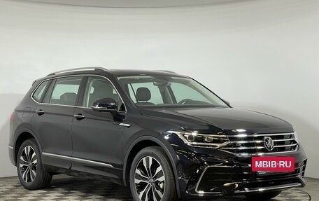 Volkswagen Tiguan II, 2023 год, 5 600 000 рублей, 4 фотография