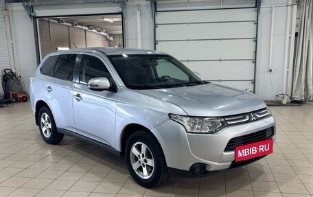 Mitsubishi Outlander III рестайлинг 3, 2013 год, 1 300 000 рублей, 2 фотография