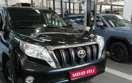 Toyota Land Cruiser Prado 150 рестайлинг 2, 2017 год, 3 800 000 рублей, 2 фотография