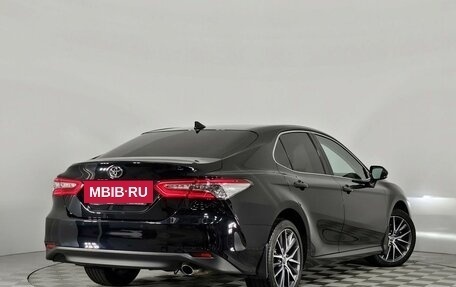 Toyota Camry, 2021 год, 3 900 000 рублей, 5 фотография