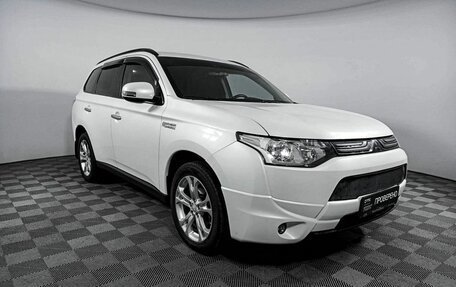 Mitsubishi Outlander III рестайлинг 3, 2013 год, 1 775 000 рублей, 3 фотография