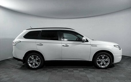 Mitsubishi Outlander III рестайлинг 3, 2013 год, 1 775 000 рублей, 4 фотография