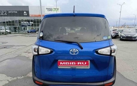 Toyota Sienta II, 2017 год, 1 779 000 рублей, 6 фотография